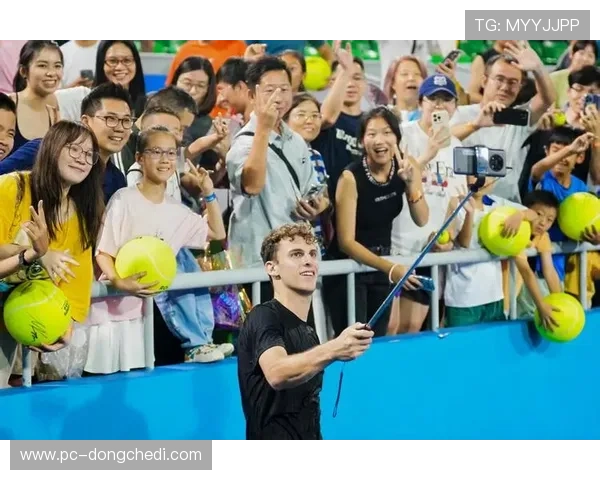 塞伦多洛谈对阵辛纳：他是巡回赛最佳击球手